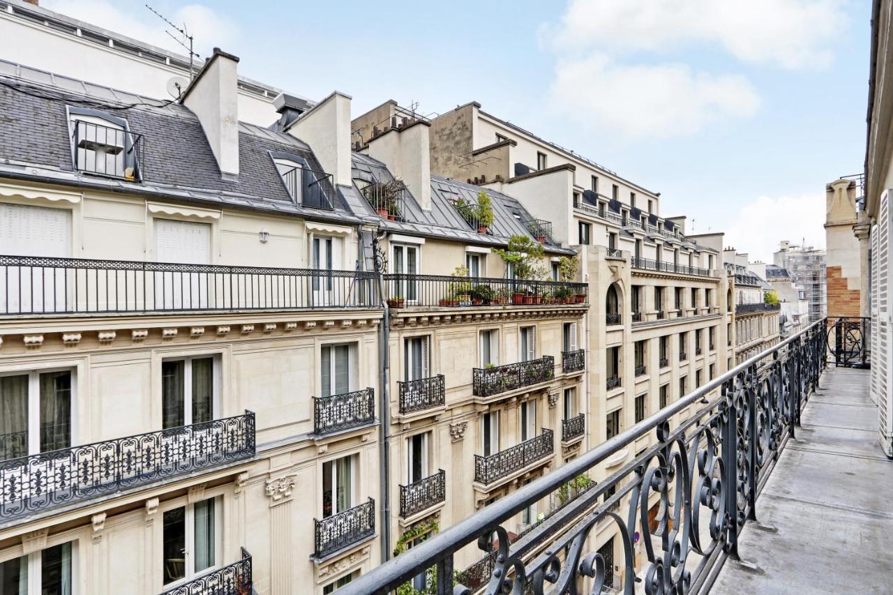 Pick A Flat's Apartments in Champs Elysées - Rue du Colisée Paris Extérieur photo